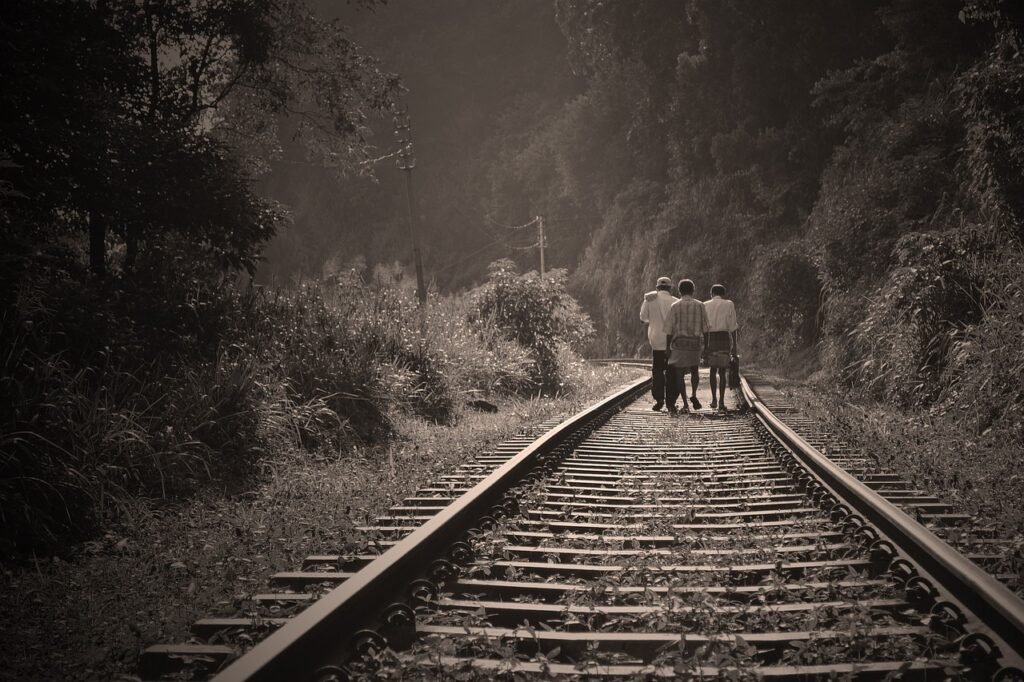 rail road, people walking, walk-191097.jpg